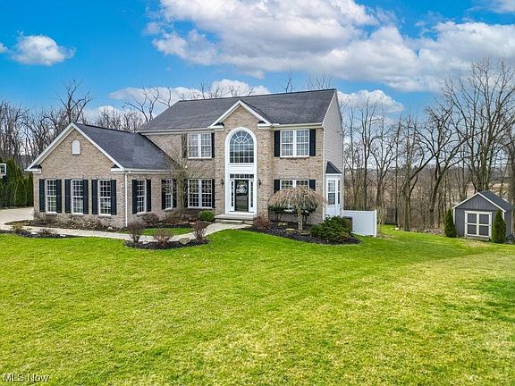 2nd image of 4484 Vista Cir
