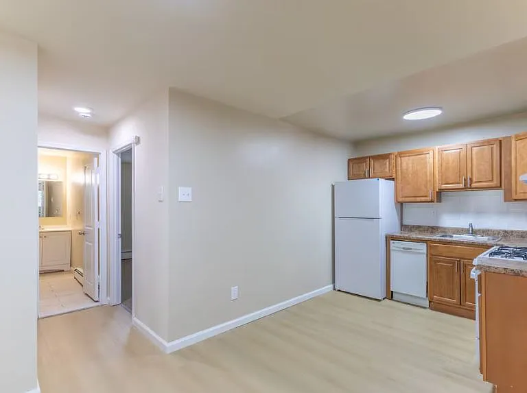 405 E Gibbsboro Rd — Photo 16