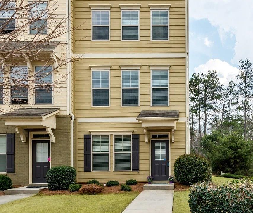 2nd image of 804 Village Field Ct
