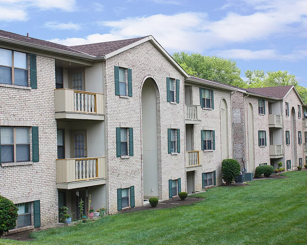 Building Photo - Four Worlds Apartments