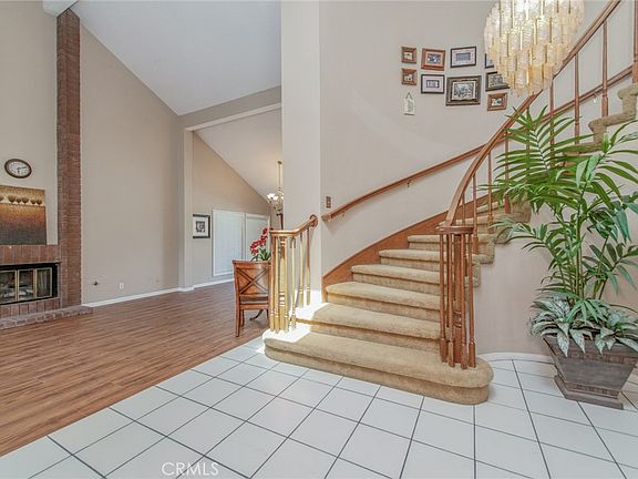 4th image of 6087 Vineyard Ave