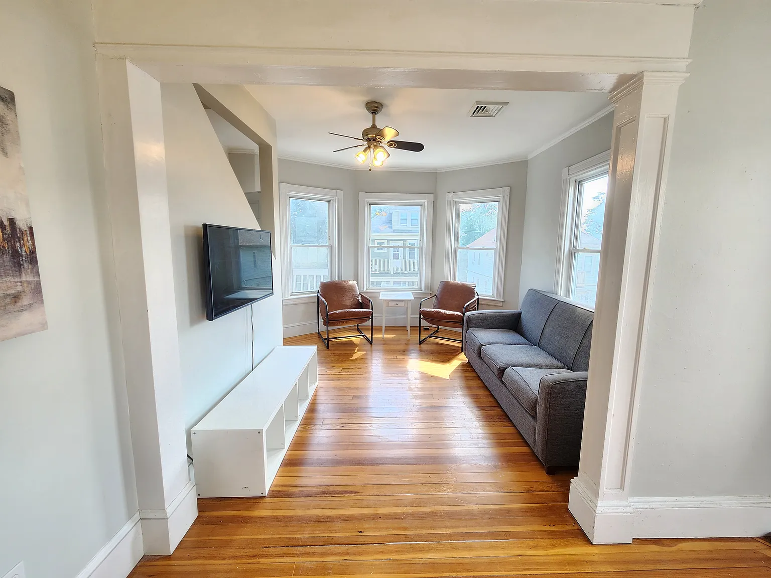 6 bed, $1,000 — Photo 2