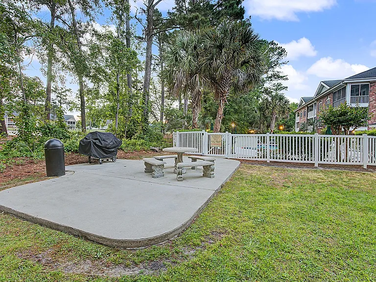 670 Riverwalk Dr #302 — Photo 28