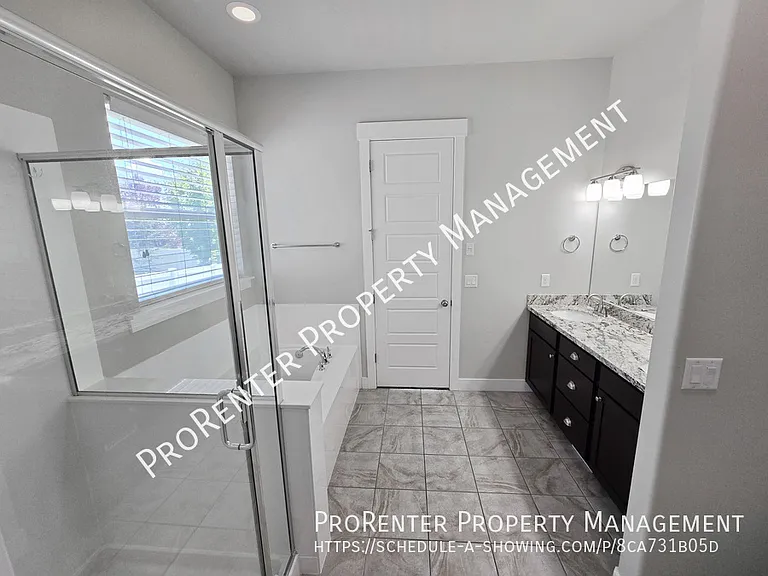 1308 E Maple Way — Photo 14