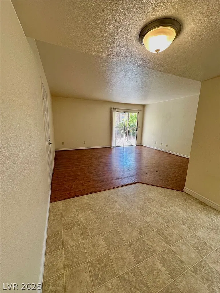 2 bed, 1.0 bath, 816 sqft, $1,200 — Photo 4