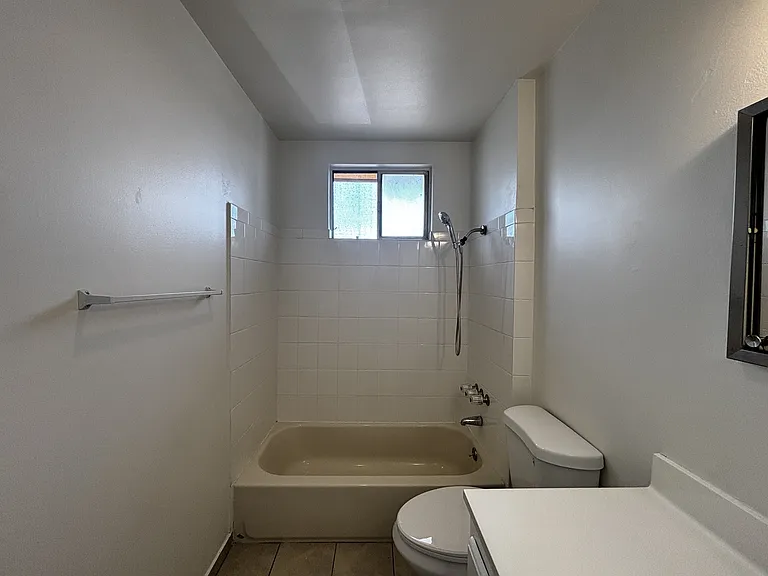 524 N 21st St E — Photo 10
