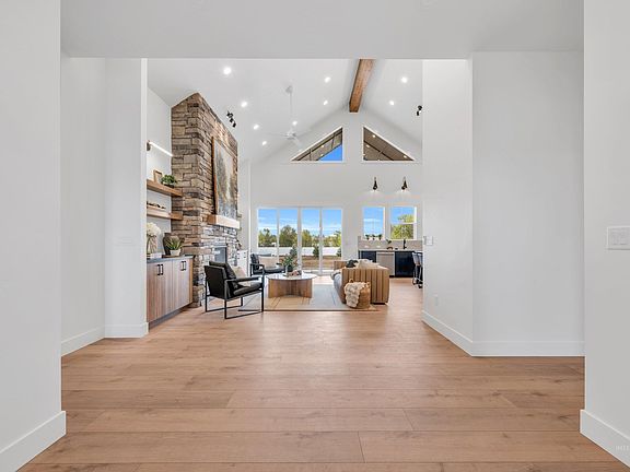 4th image of 24871 Ardmore Ct