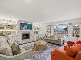 1901 W 69th St, Mission Hills, KS 66208