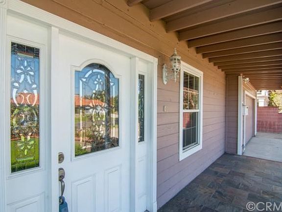 3rd image of 9261 Greenwich Ln