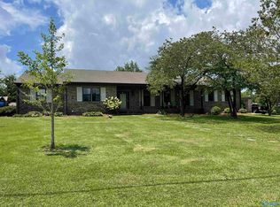 6 Penny Ln, Albertville, AL 35950