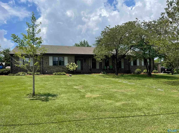 6 Penny Ln, Albertville, AL 35950