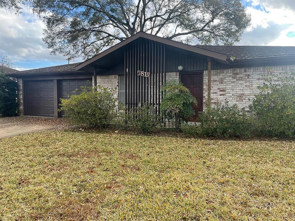 This home is for investors only. It's located in the Forest West subdivision off of Hwy. 290 between the Antoine and Bingle Exit