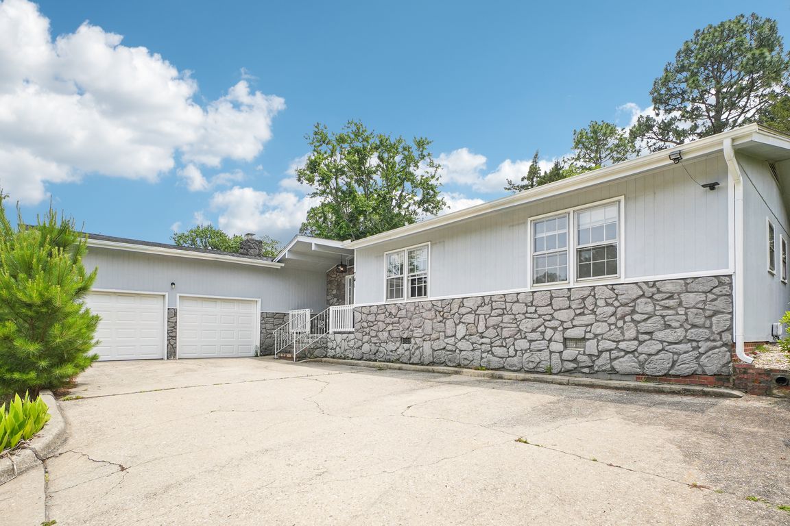 Southview Cir-0506-004.jpg