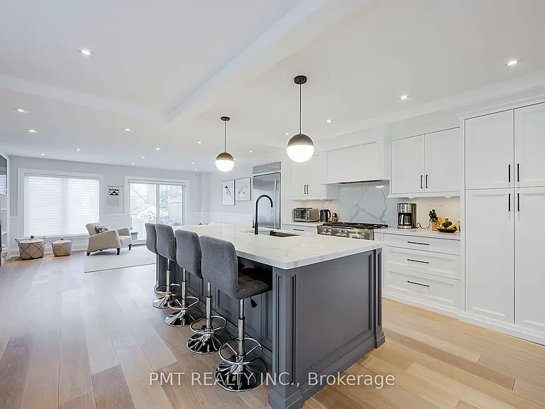 50 Thursfield Cres — Photo 12