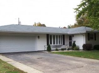 45 Circle Dr, Charleston, IL 61920