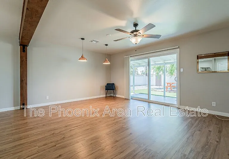 1102 N 72nd Pl — Photo 7