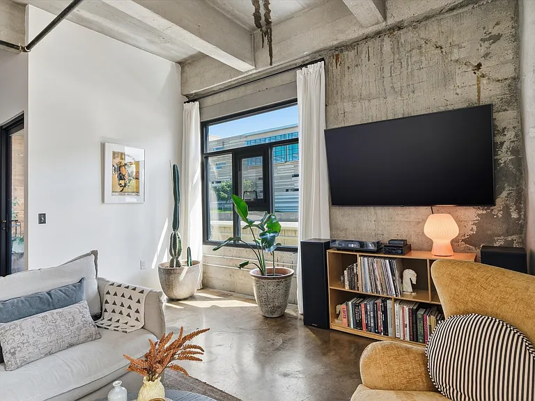 360 W Pershing Rd #190 — Photo 8