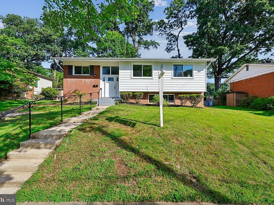 1st image of 901 Malta Ln