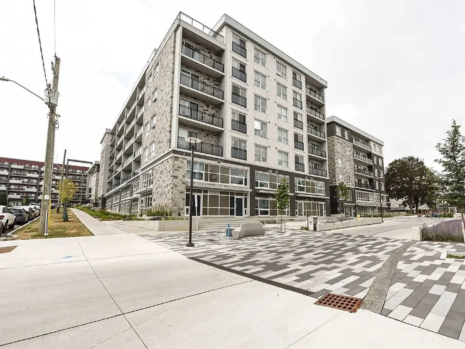 275 Larch St Waterloo — Photo 1