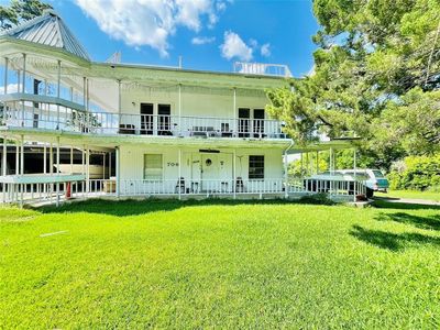 706 W Houston St, Highlands, TX, 77562
