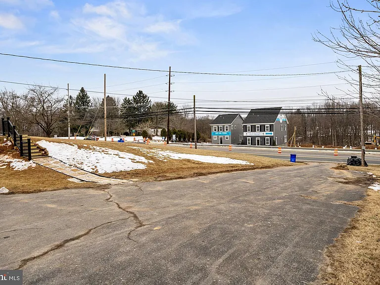22929 Frederick Rd #UTILITIES INCLUDED — Photo 15