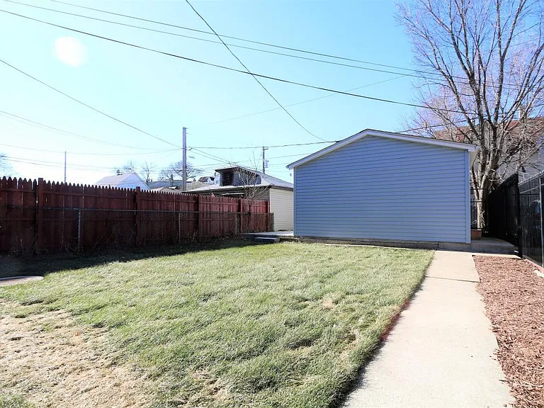 2218 N Lawndale Ave #1 — Photo 14