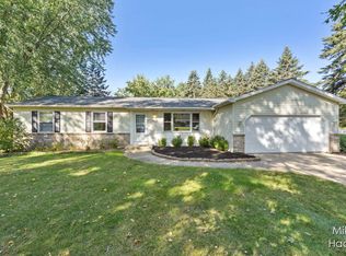 8415 Shaner Ave NE, Rockford, MI 49341