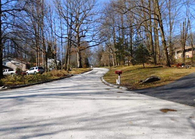 2nd image of 601 Whiteland Hunt Rd