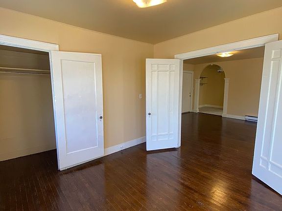 3rd image of 3400 N Robinson Ave APT 2