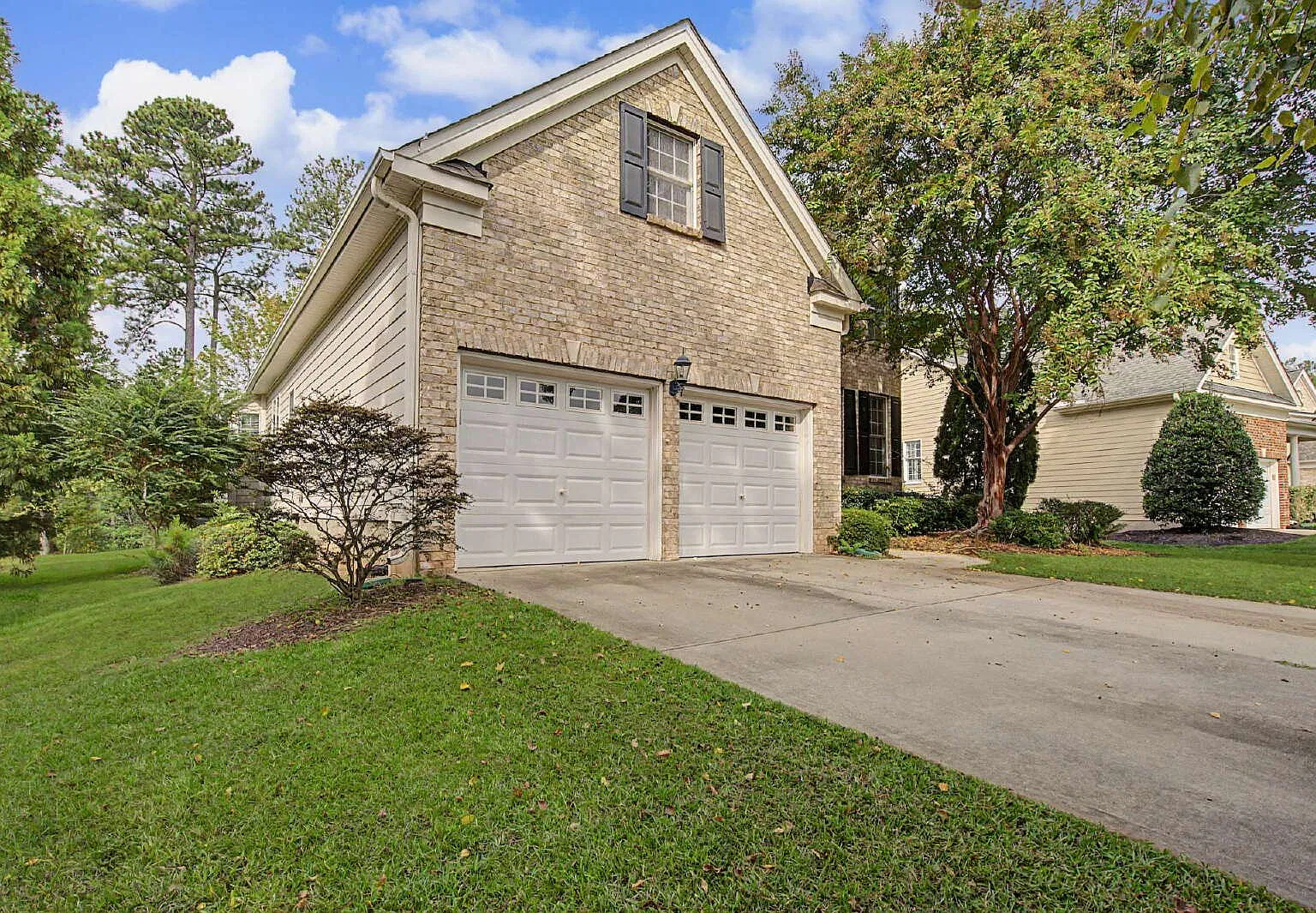 3 bed, 2.5 bath, 3040 sqft, $3,395 — Photo 2