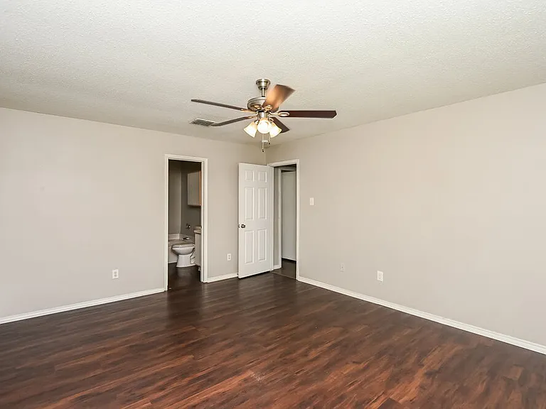 317 Taylor St — Photo 11