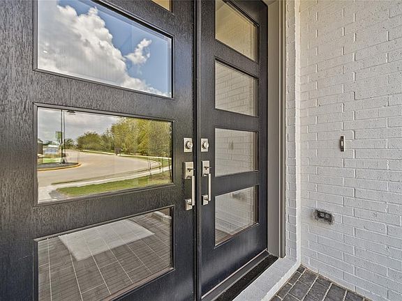 4th image of 15643 Sand Bluestem Dr