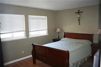 3rd image of 8146 Holly Dr