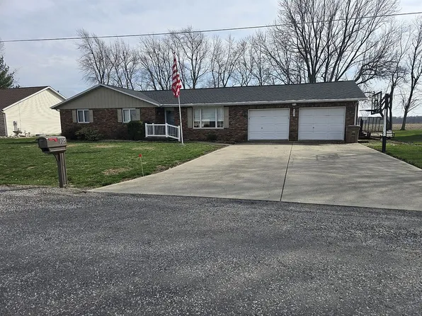 105 Magnolia Dr, Raymond, IL 62560