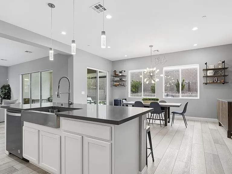2562 Millburn Ave — Photo 11