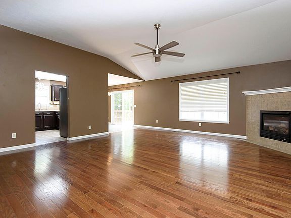 4th image of 1128 W Westwood Court