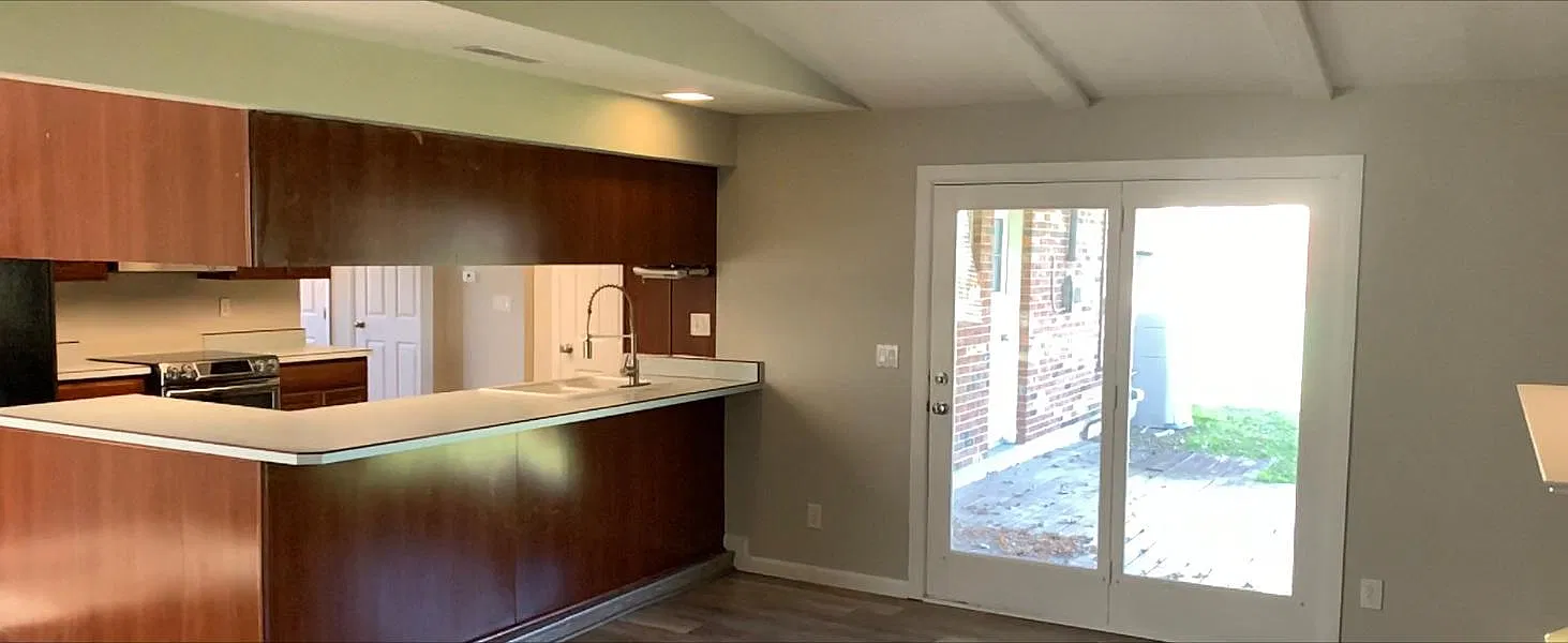 4 bed, 2.5 bath, 1957 sqft, $2,400 — Photo 3
