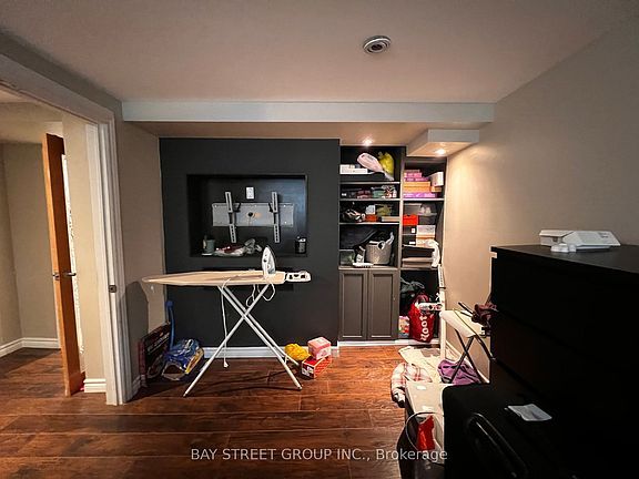 4th image of 30 Castlegrove Blvd