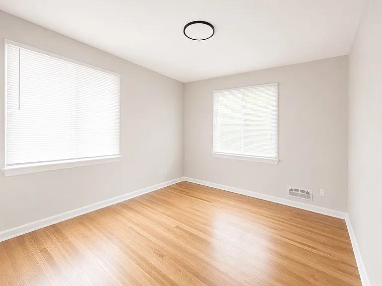 643 Pine Ave NW — Photo 11