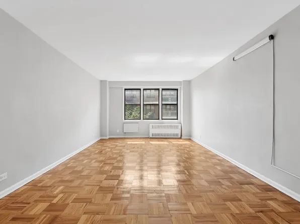 37-31 73rd Street 5T image 1 of 13