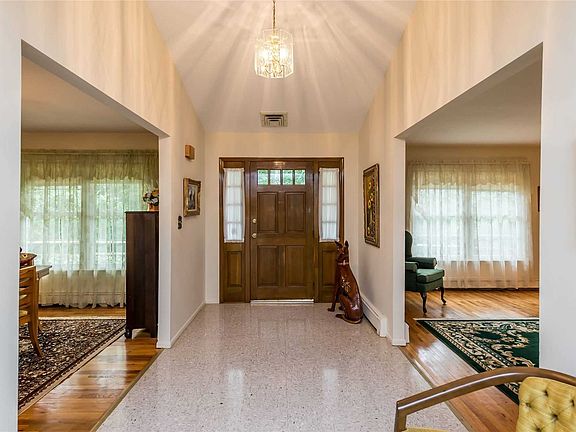 3rd image of 6 Elvira Ct