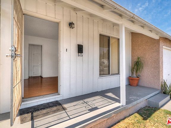 2nd image of 14533 Dartmoor Ave