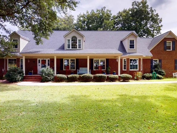 473 Club Knolls Road, Dudley, NC 28333