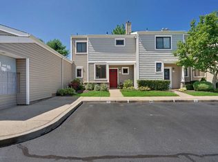 1 Elizabeth Ct, Tinton Falls, NJ 07724