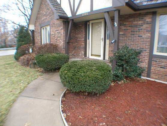1st image of 1801 NW Hunters Dell Ct