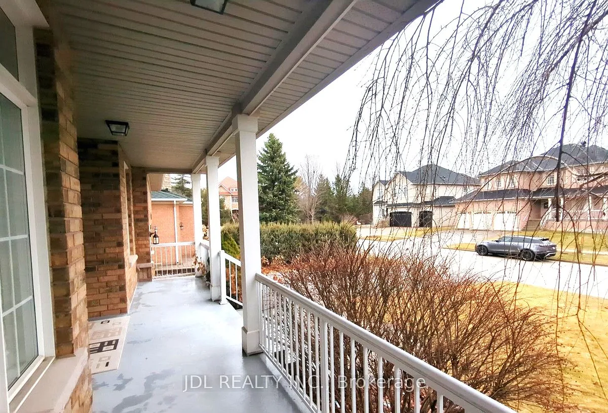 Building Photo - 6 Odessa Cres