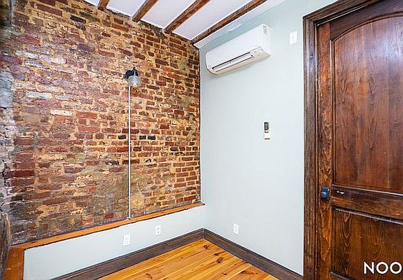 4th image of 1467 Bedford Ave #2I