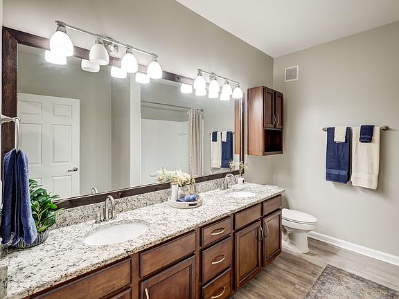 3rd image of 2399 Parkland Dr NE Unit 2325