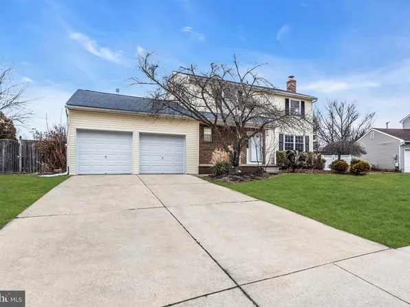 23 Lancaster Dr, Marlton, NJ 08053