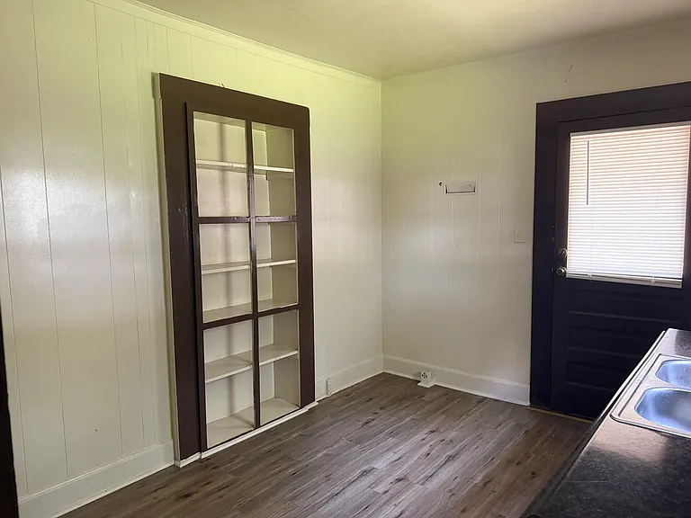 1219 Saint Michael St — Photo 6